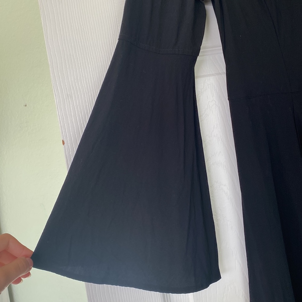 Flare sleeve black dress - Picture 3 of 8